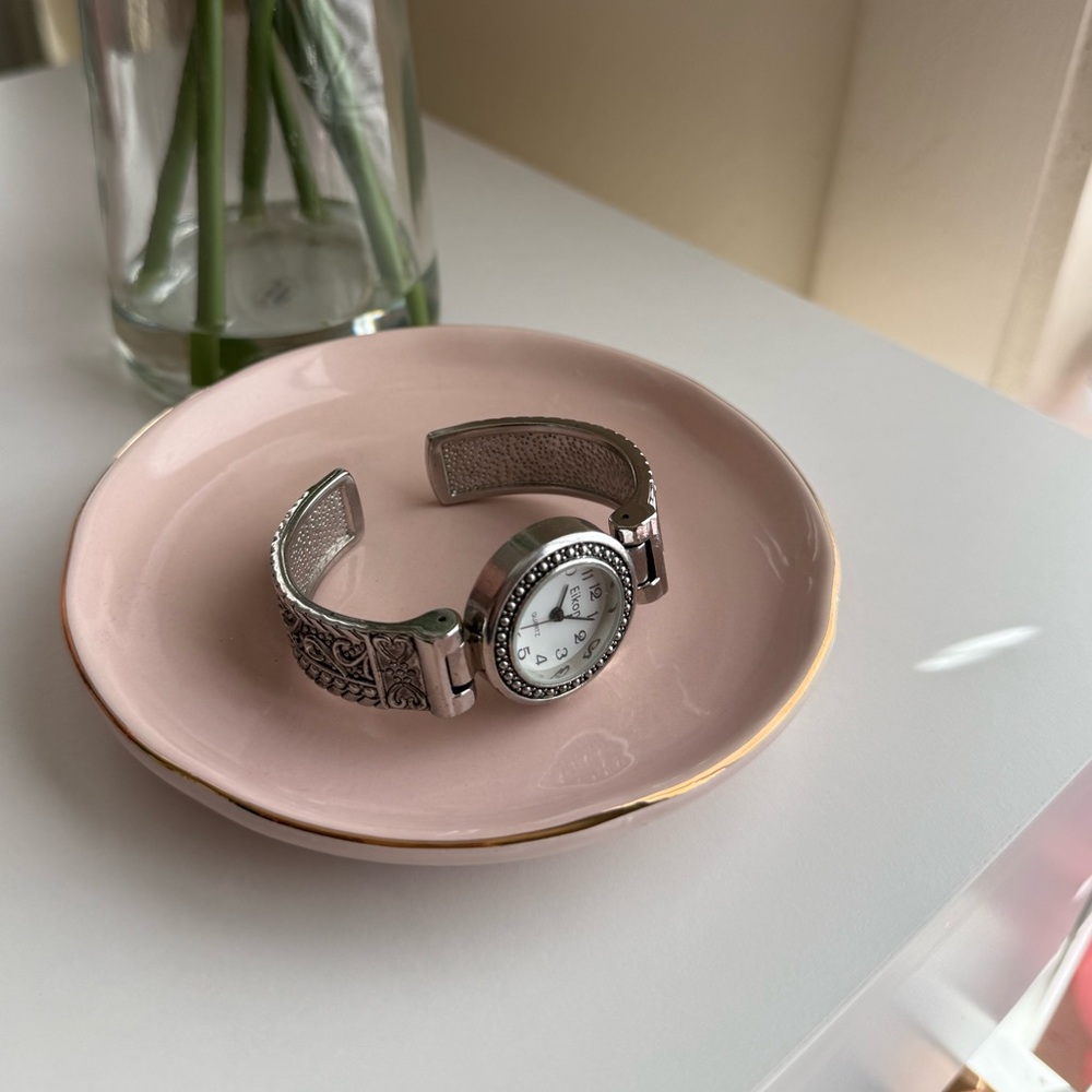 Eikon silver watch